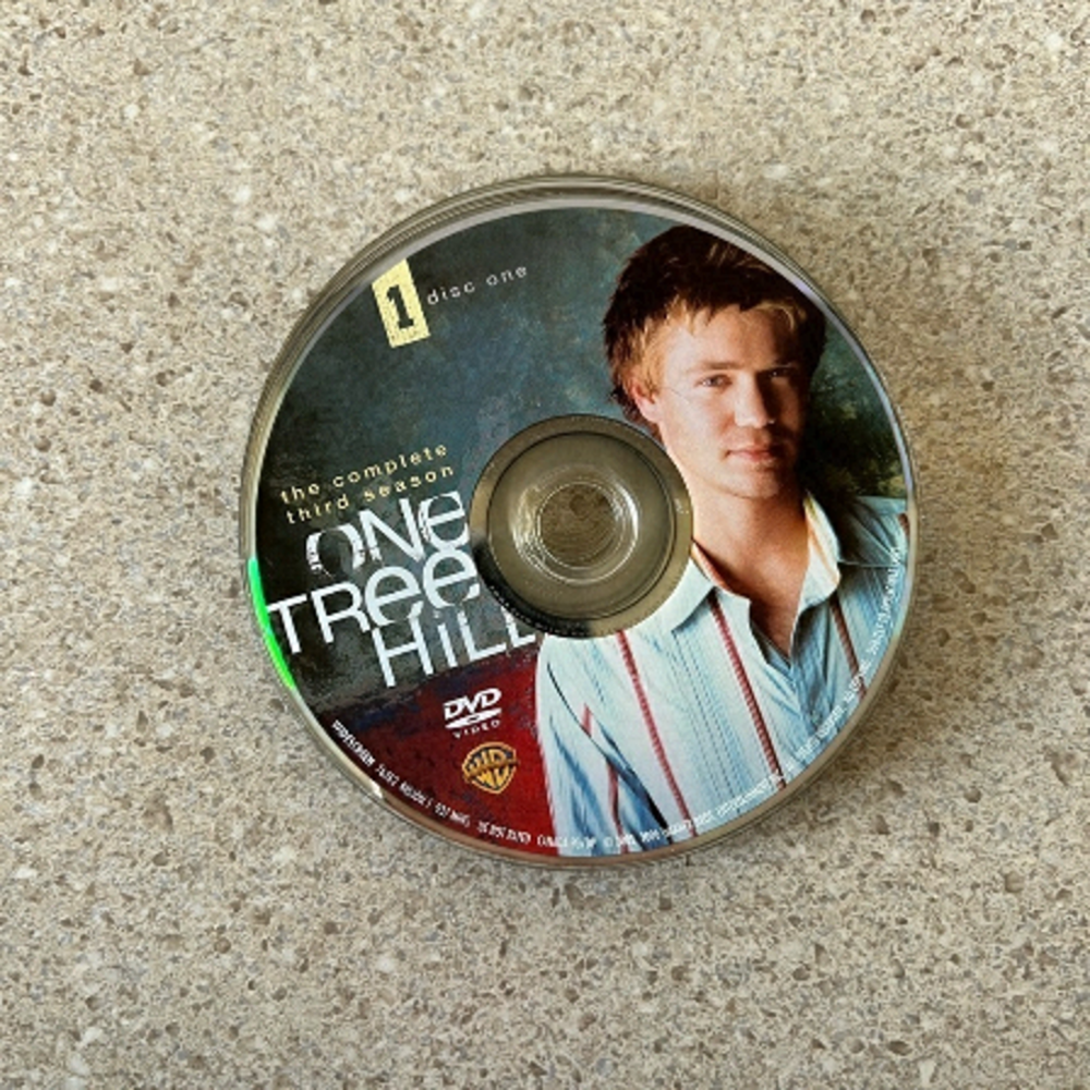 5 for $20 - One tree hill the complete third season on DVD